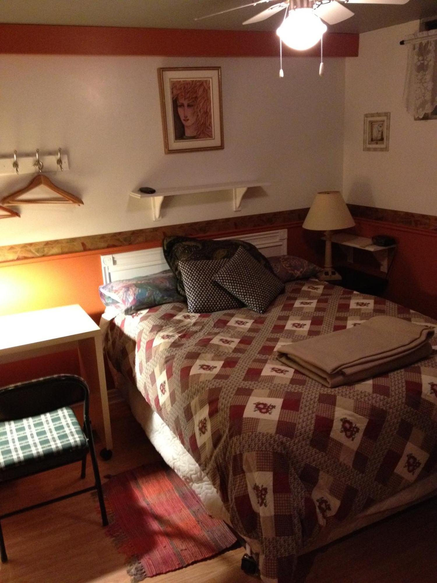 Repos & Manna Downtown Montreal Bed & Breakfast Room photo